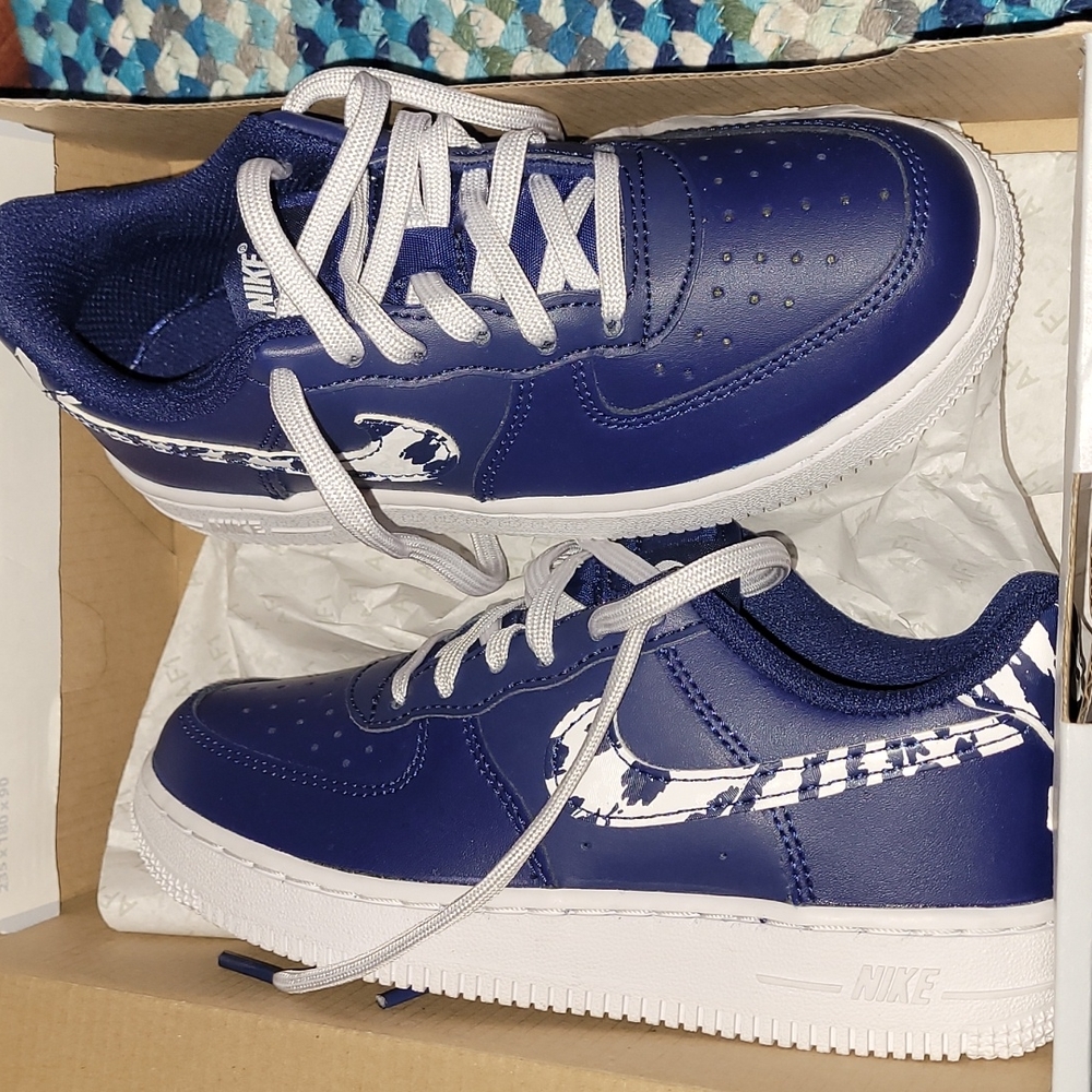 New in box navy blue nike airforce